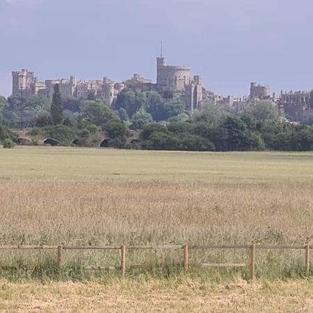 Family Home, View Of Windsor Castle Dorney Buitenkant foto