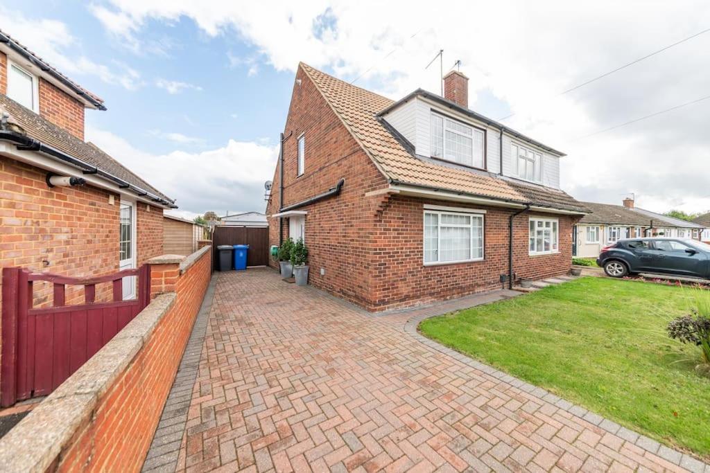 Family Home, View Of Windsor Castle Dorney Buitenkant foto